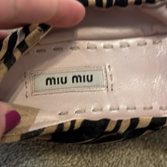 Miu Miu Tiger Print Leather Ballet Flats with Bows - Picture 7 of 9